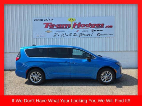 2027 Chrysler Pacifica Select