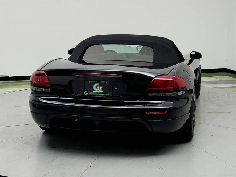 2005 Dodge Viper SRT-10