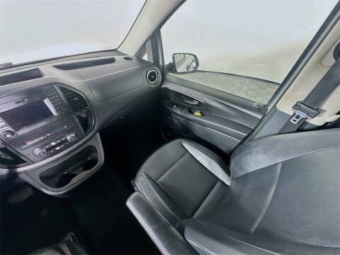 2016 Mercedes-Benz Metris Passenger