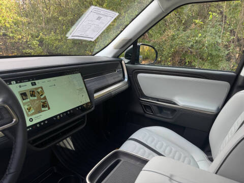 2023 Rivian R1S Adventure