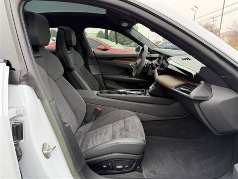 2023 Audi e-tron GT quattro Premium Plus