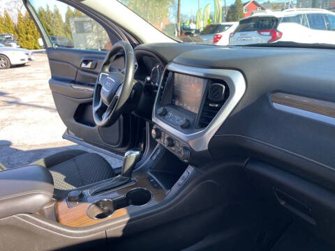 2017 GMC Acadia SLE-2