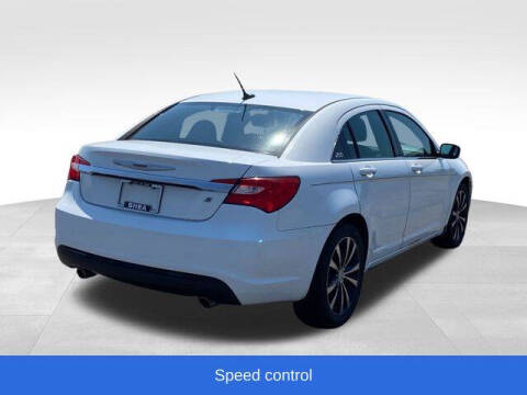 2014 Chrysler 200 Touring