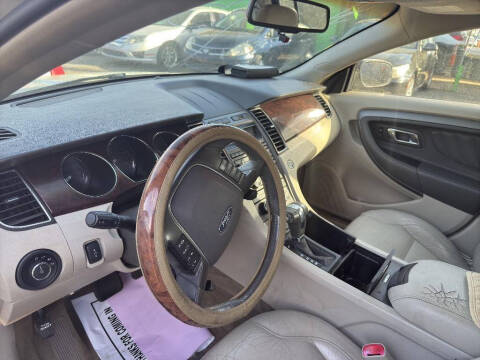 2011 Ford Taurus SEL