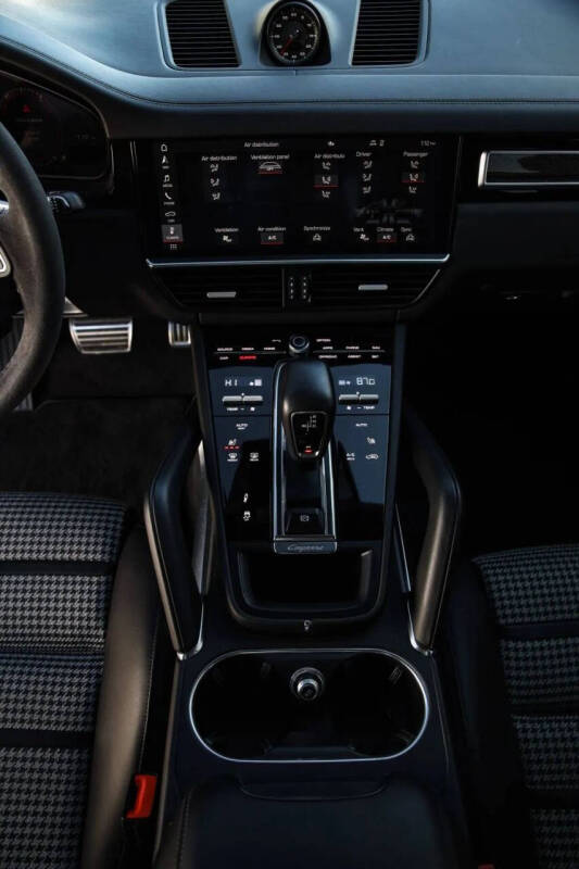 2020 Porsche Cayenne Turbo Coupe