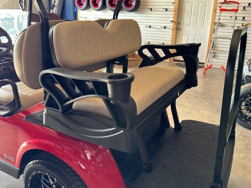 2024 E-Z-GO RXV ELiTE