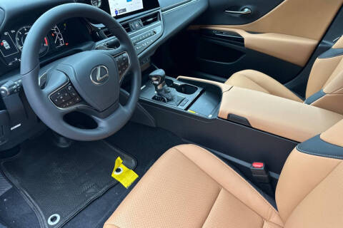 2025 Lexus ES 350