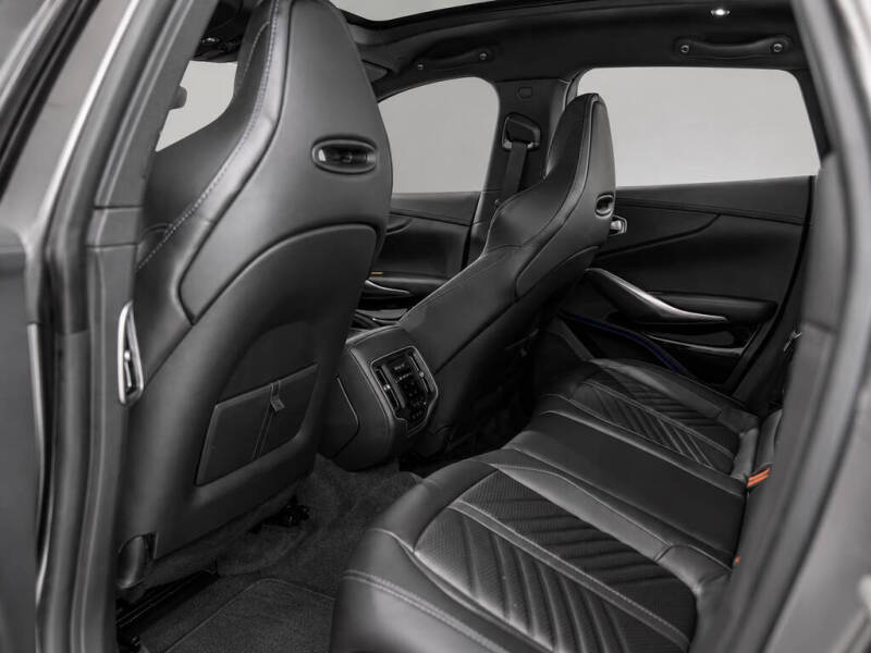 2023 Aston Martin DBX 707