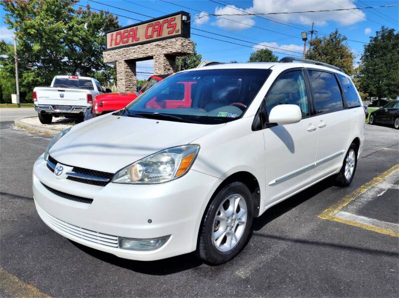 2004 Toyota Sienna for sale at I-DEAL CARS in Camp Hill PA