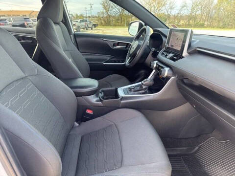 2023 Toyota RAV4 Hybrid SE