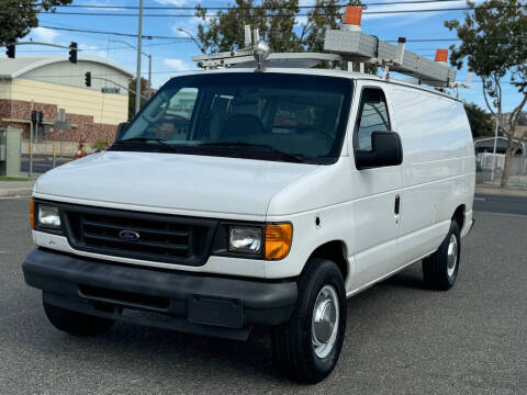 2004 Ford E-Series for sale at JENIN CARZ in San Leandro CA