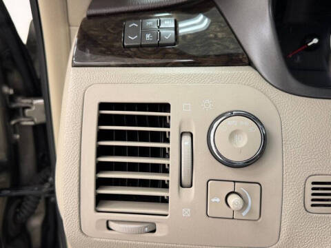 2010 Cadillac DTS Luxury Collection