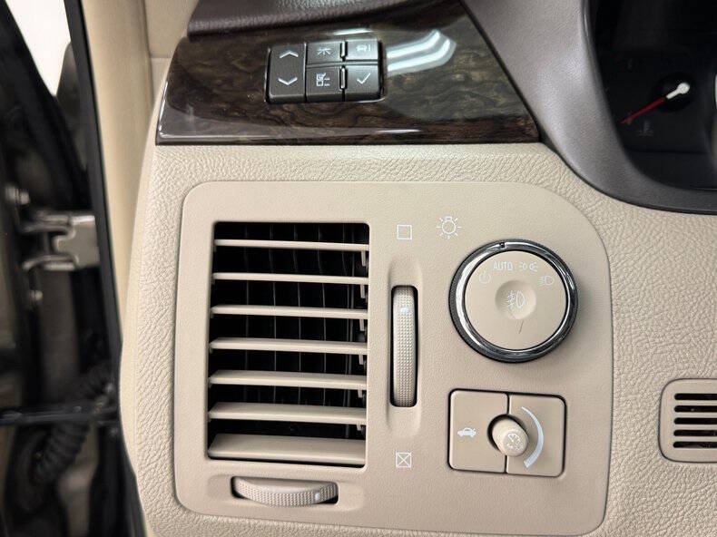 2010 Cadillac DTS Luxury Collection