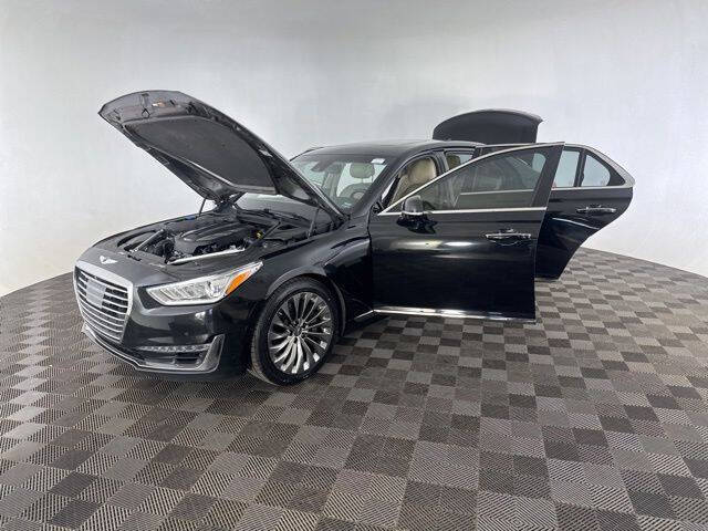 2017 Genesis G90