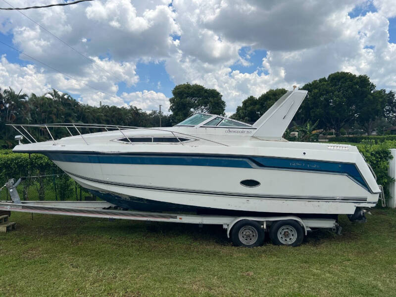 1990 Regal Commodore 265 Cabin Cruiser