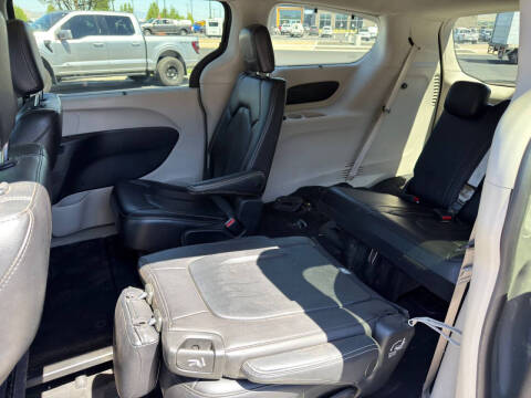 2022 Chrysler Pacifica Touring L