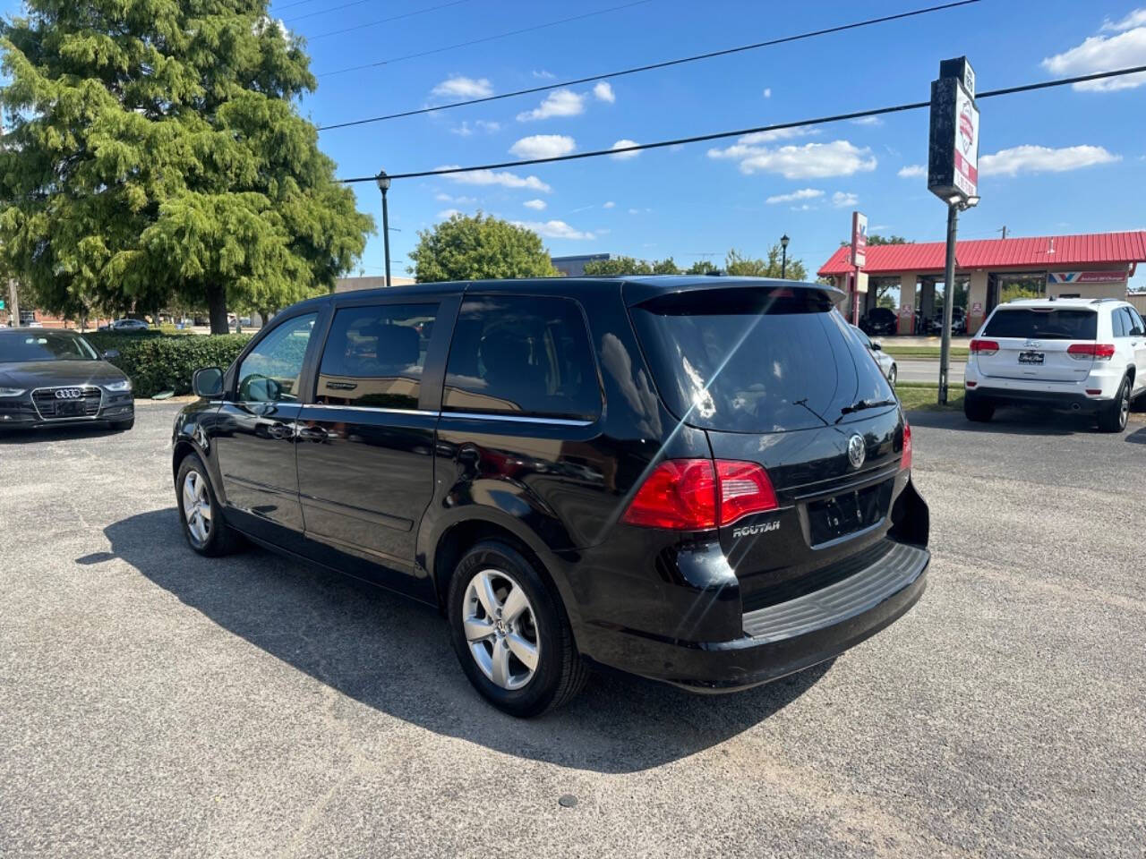 2010 Volkswagen Routan for sale at Auto Haven Frisco in Frisco, TX