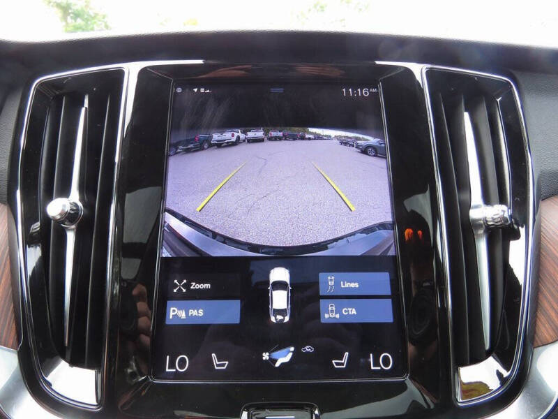 2022 Volvo S60 B5 Momentum