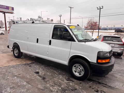 2025 Chevrolet Express 2500