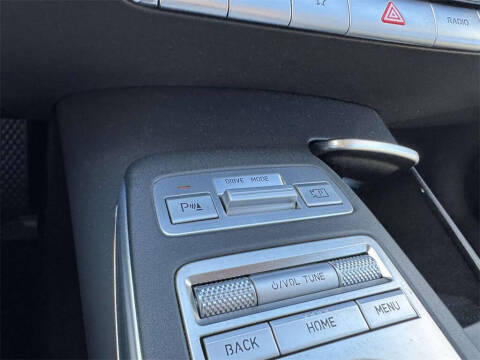 2023 Genesis GV70 2.5T Standard