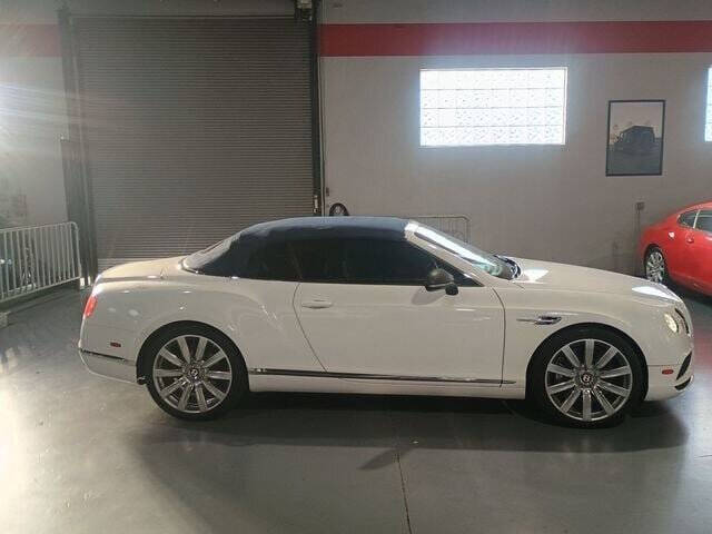 2016 Bentley Continental 29