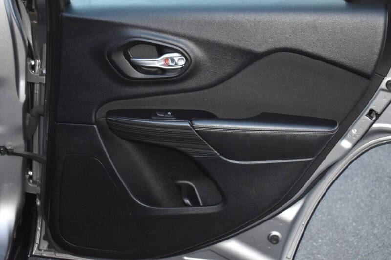 2014 Jeep Cherokee Sport