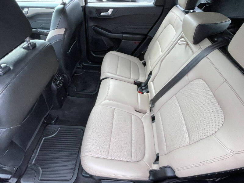 2022 Ford Escape Hybrid SEL