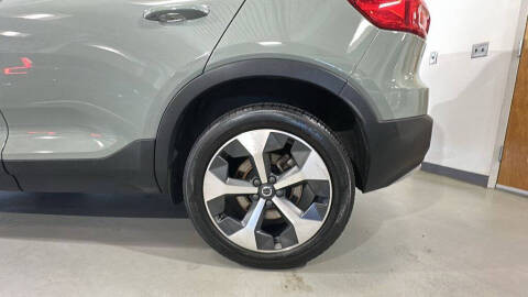 2023 Volvo XC40 B5 Plus Bright Theme