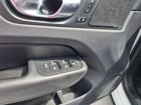 2019 Volvo XC60 T5 R-Design