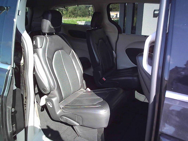 2022 Chrysler Pacifica Touring L
