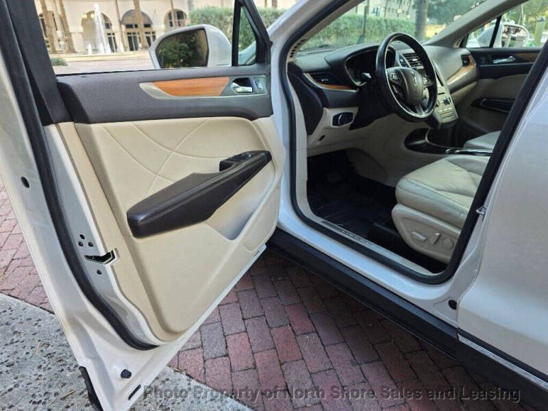 2017 Lincoln MKC Select