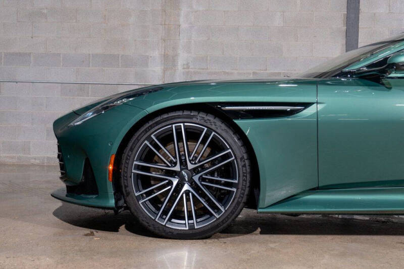 2024 Aston Martin DB12 V8