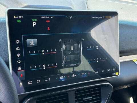 2025 VinFast VF8 Plus