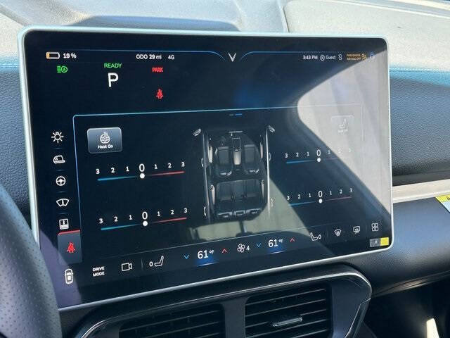 2025 VinFast VF8 Plus