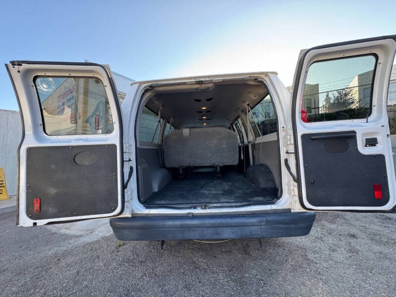 2009 Ford E-Series E-150 XL