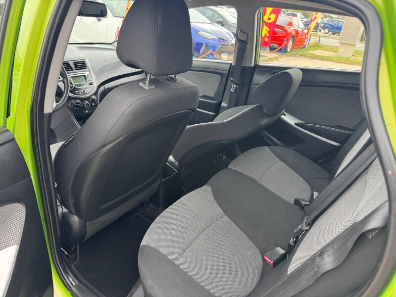 2013 Hyundai Accent GS