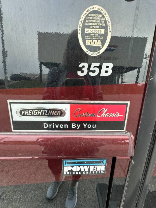 2015 Fleetwood RV Excursion 35B