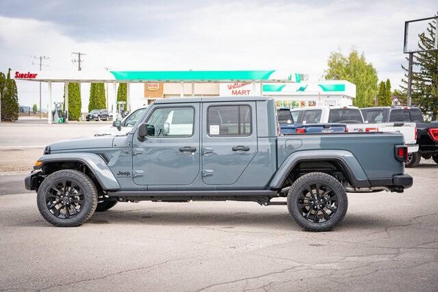 2025 Jeep Gladiator NightHawk