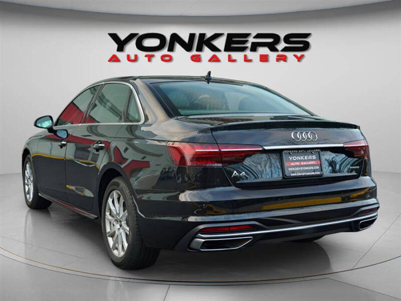 2022 Audi A4 quattro Premium 40 TFSI