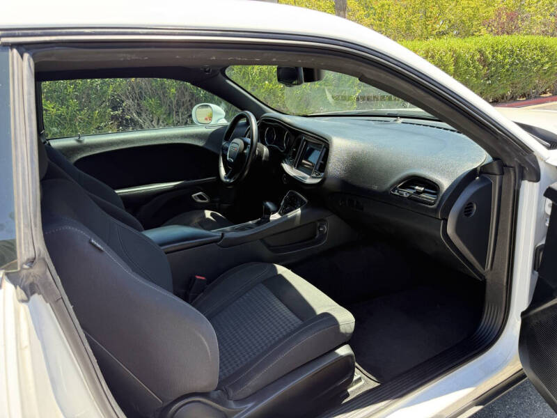 2018 Dodge Challenger SXT Plus