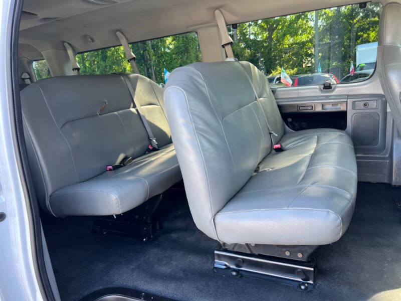 2009 Ford E-Series E-350 SD XLT