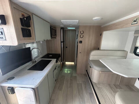 2023 Winnebago Minnie