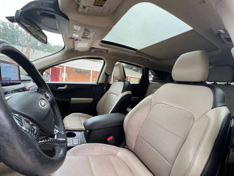 2020 Ford Escape Hybrid Titanium