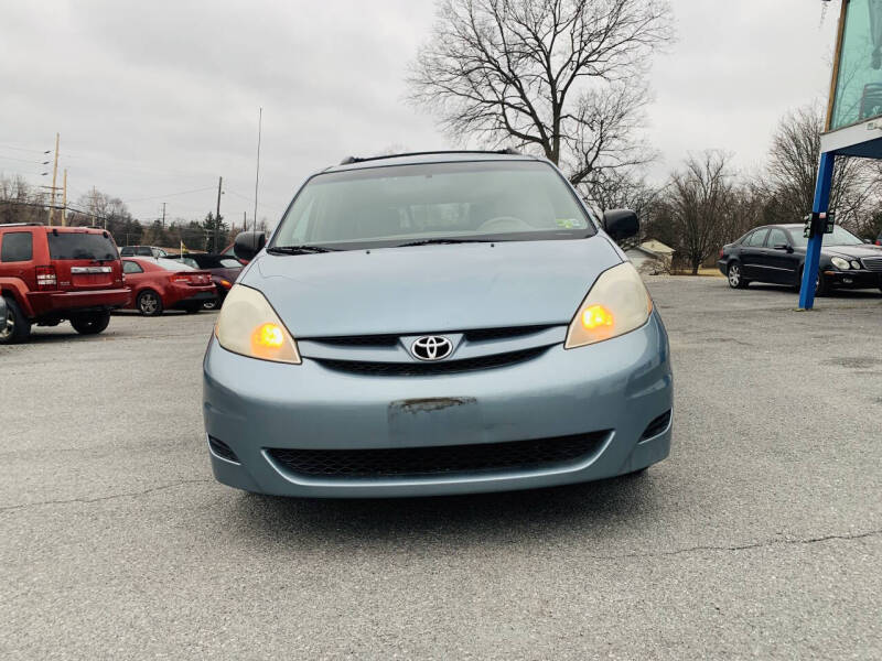 2007 Toyota Sienna for sale at Noble PreOwned Auto Sales in Martinsburg WV