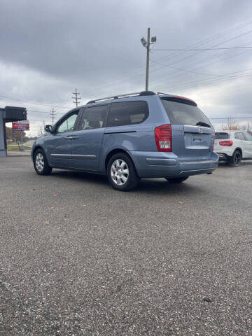 2007 Hyundai Entourage GLS