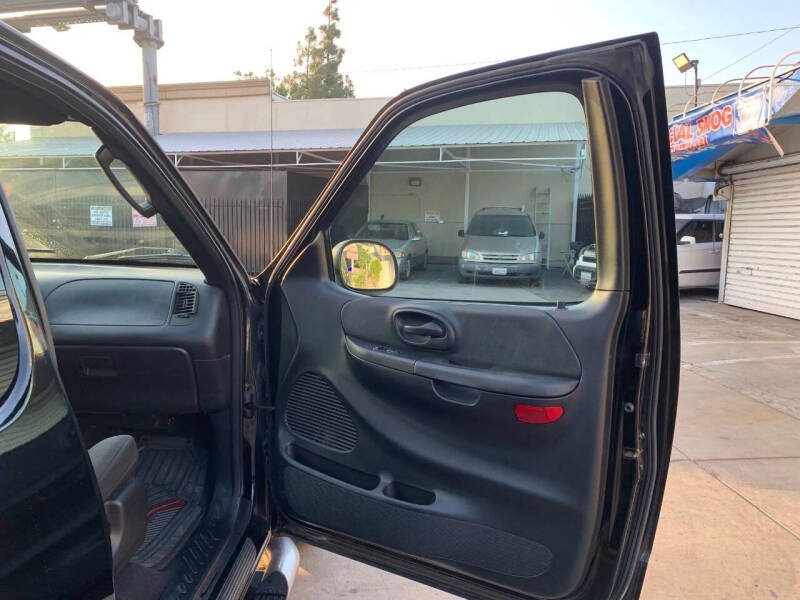 2003 Ford F-150 Lariat