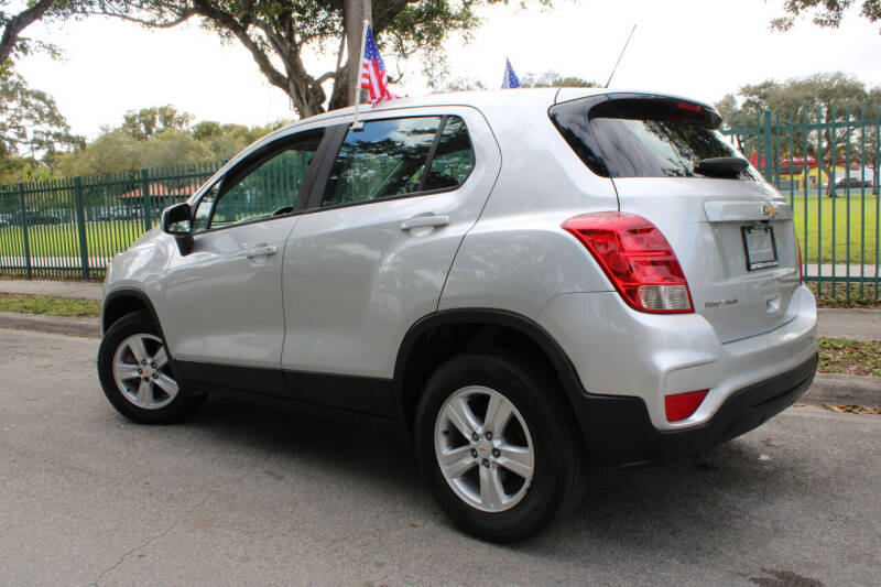 2017 Chevrolet Trax LS photo 30