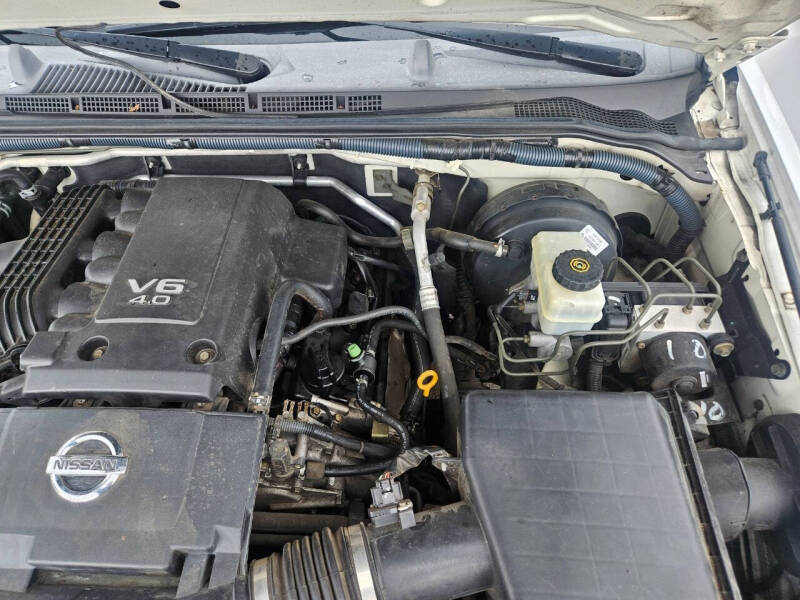 2005 Nissan Frontier LE