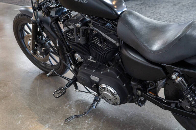 2010 Harley-Davidson Iron 883