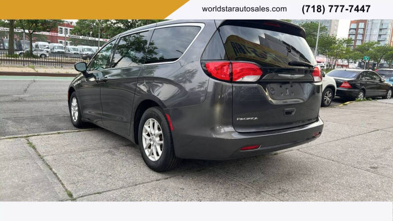 2017 Chrysler Pacifica LX